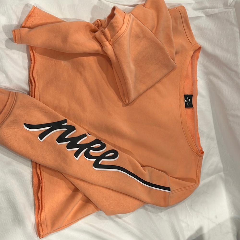 Women’s Nike Dri Fit lightweight sweatshirt